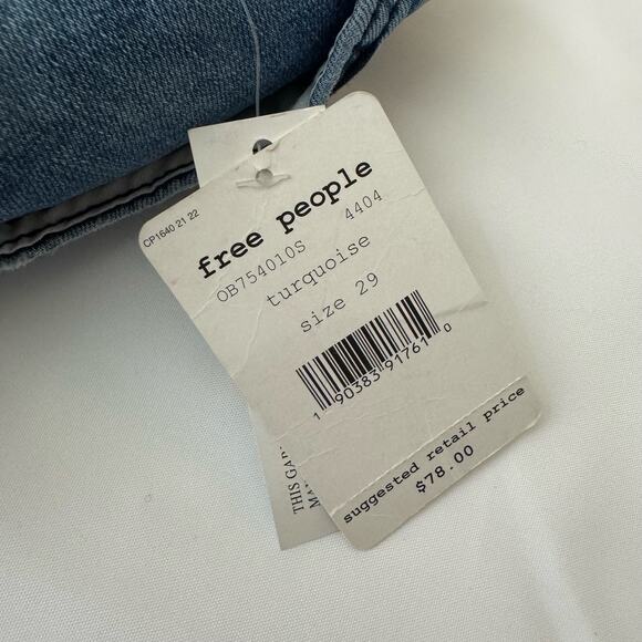 Free People Busted High Rise Distressed Skinny Jeans Size 29 NWT - Picture 8 of 9